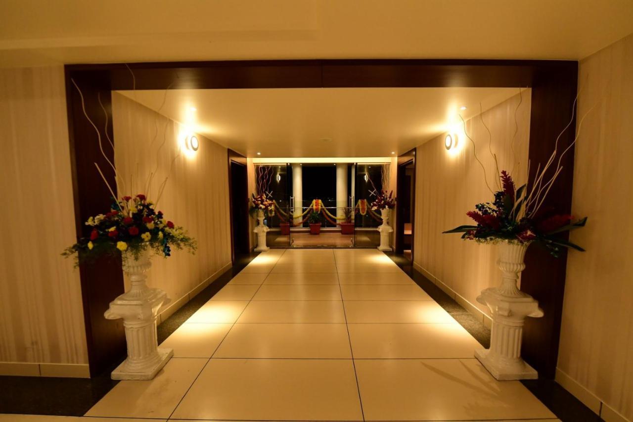 Hotel M Pro Palace Mysore - 12 Minutes To Mysore Palace Экстерьер фото