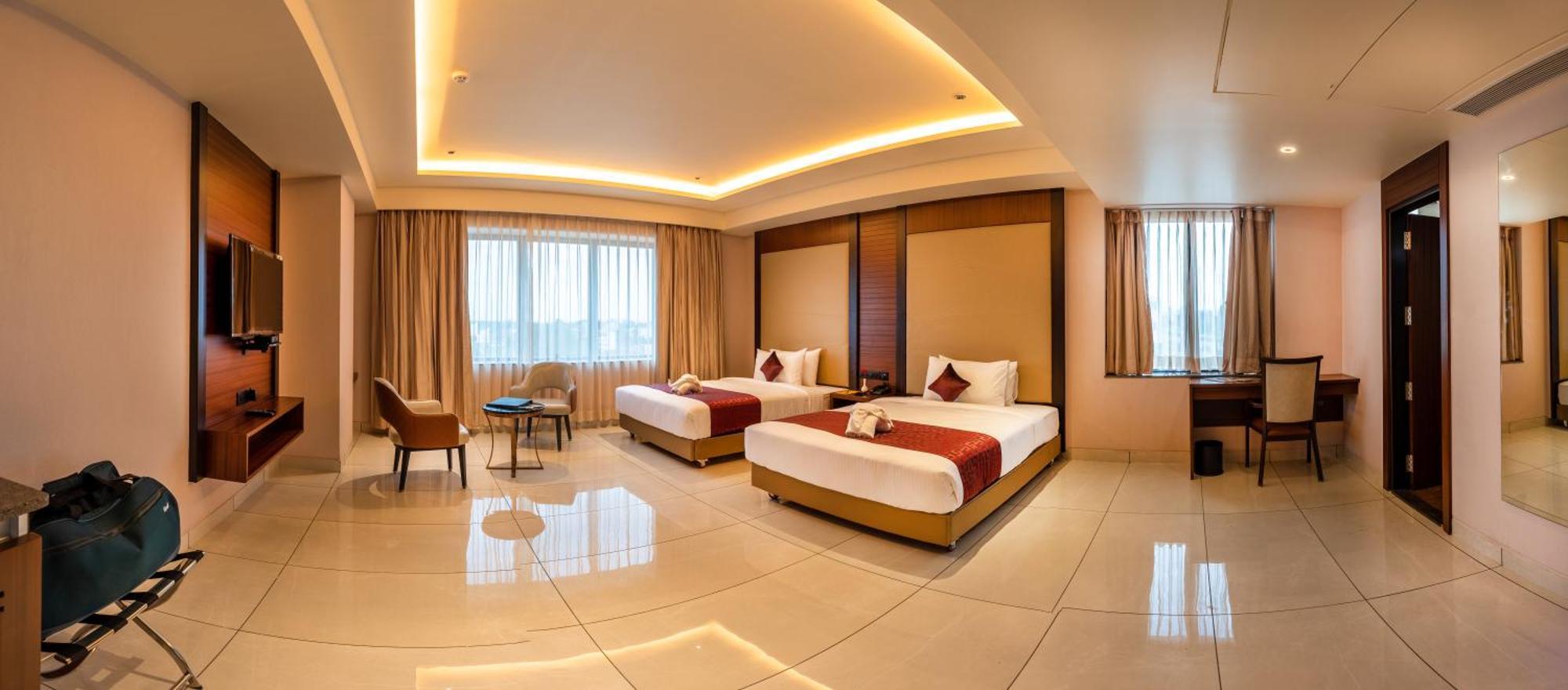 Hotel M Pro Palace Mysore - 12 Minutes To Mysore Palace Экстерьер фото