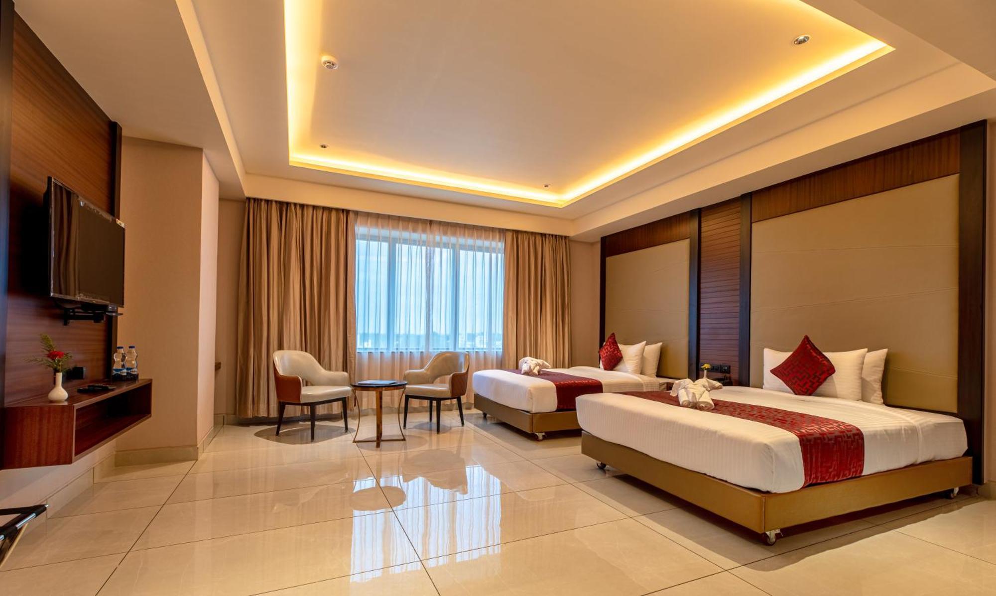 Hotel M Pro Palace Mysore - 12 Minutes To Mysore Palace Экстерьер фото
